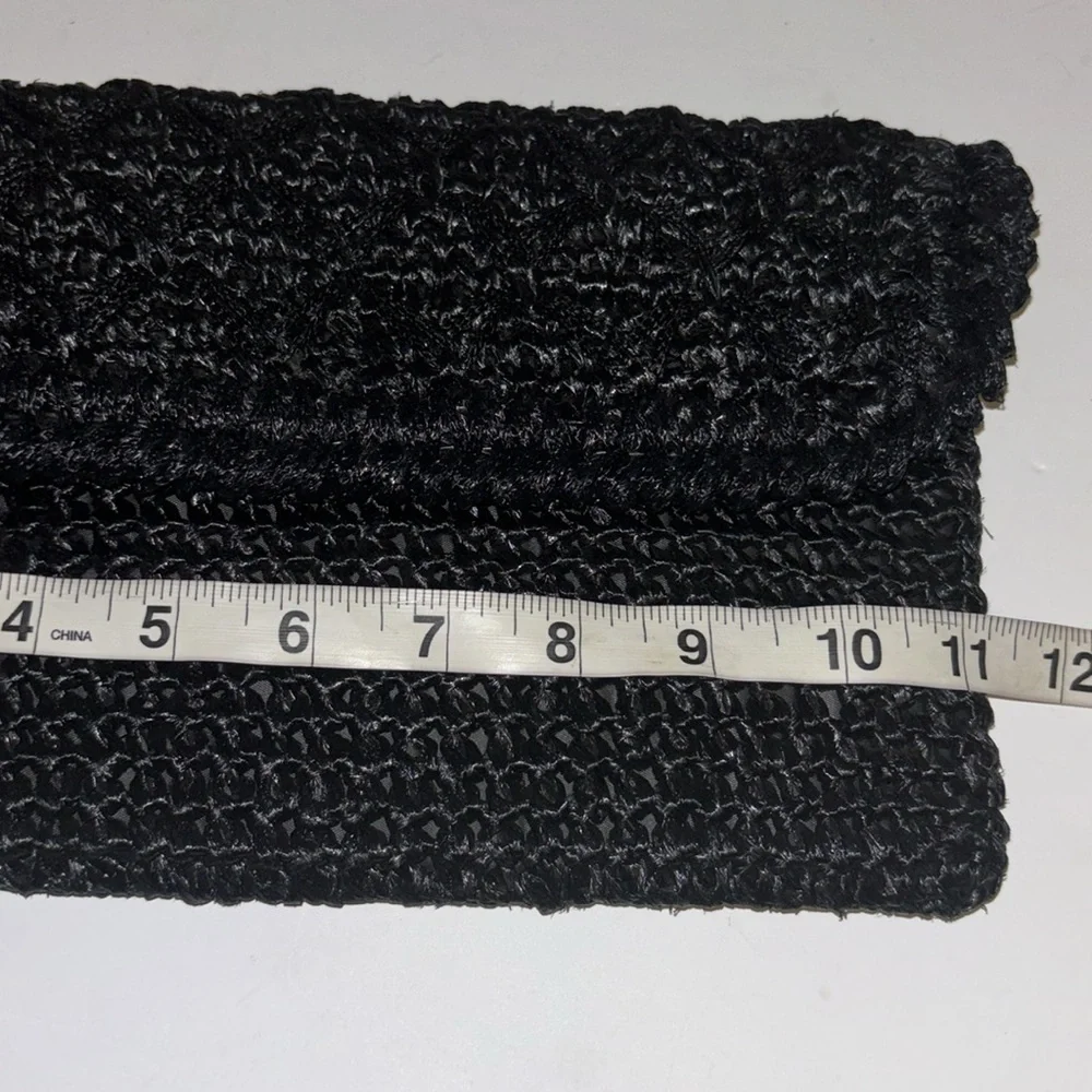MR JONAS VINTAGE BLACK WOVEN CLUTCH BAG WITH SNAP CLOSURE GREAT CONDITION